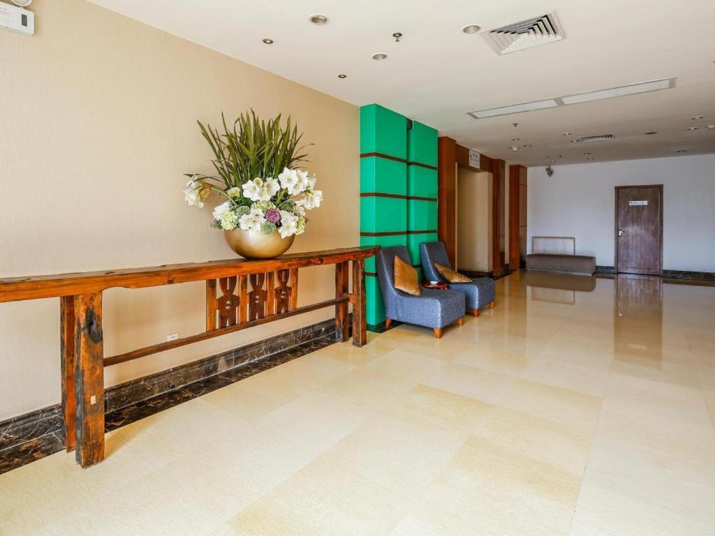 Poly Hotel, Kanton Exterior foto